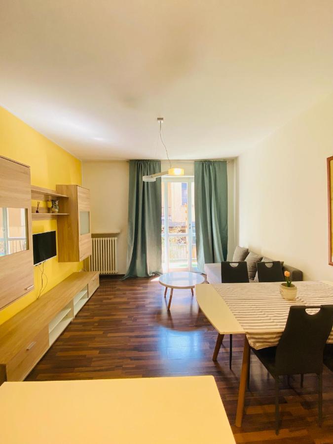 Appartmentslapiazzetta -1-2-6 Sesto Calende Dış mekan fotoğraf